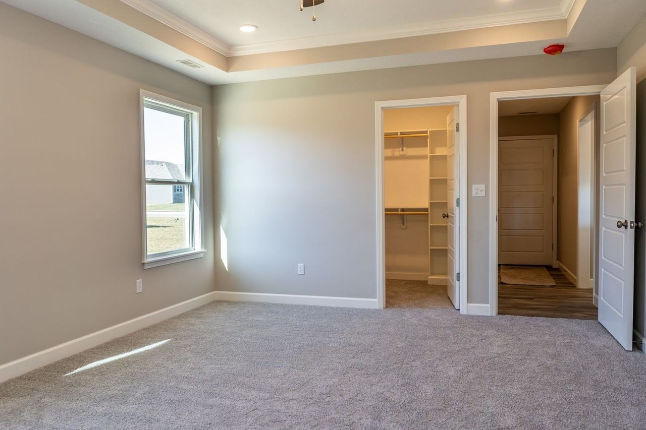 4820 Valley Forge Cir - Photo 6 of 38