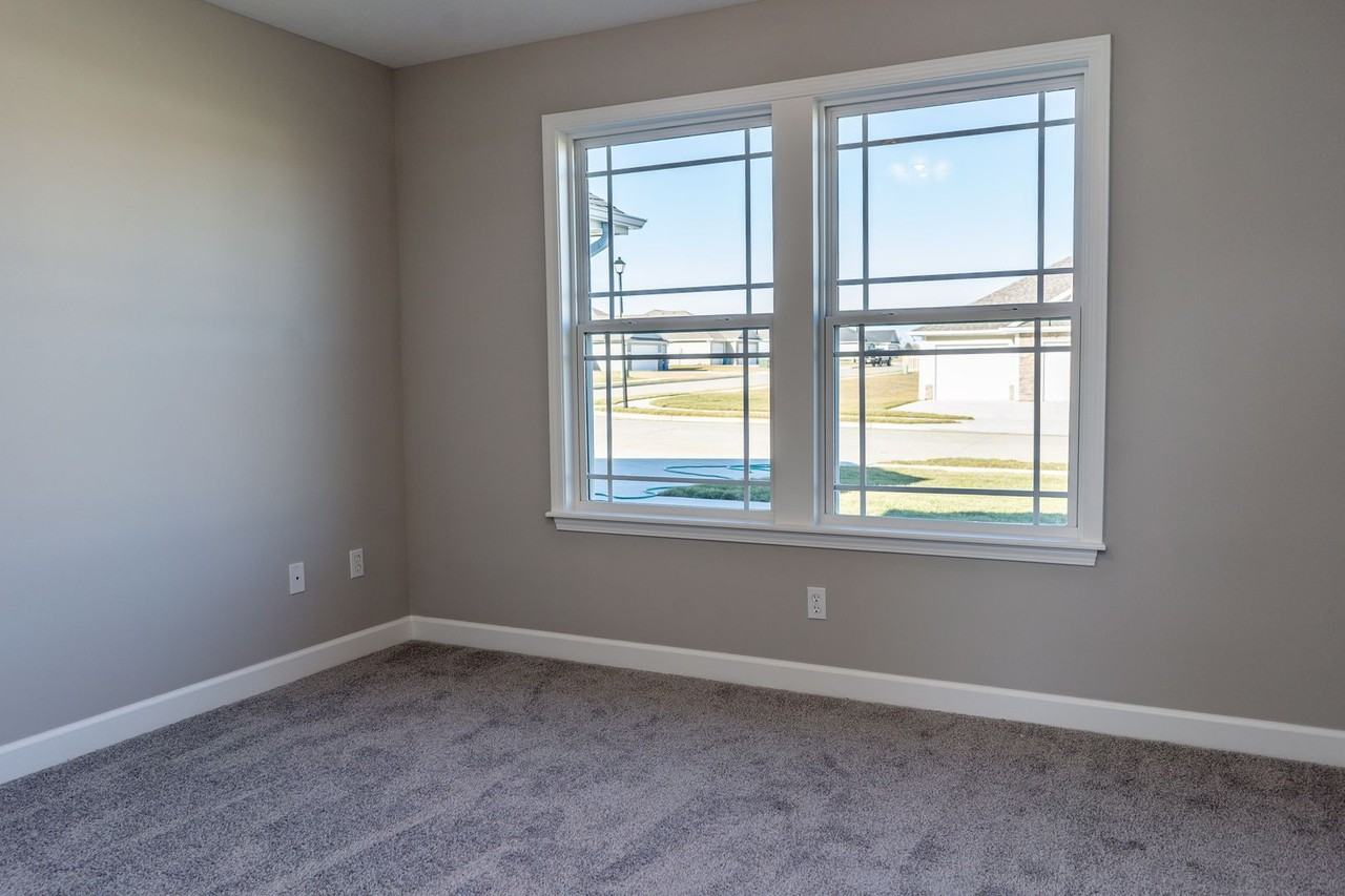 4820 Valley Forge Cir - Photo 3 of 38