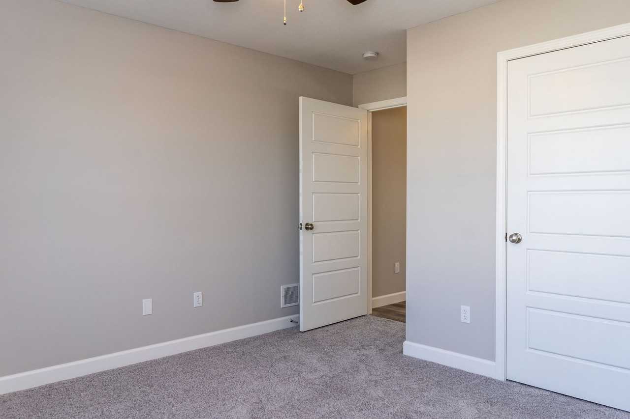 4820 Valley Forge Cir - Photo 4 of 38