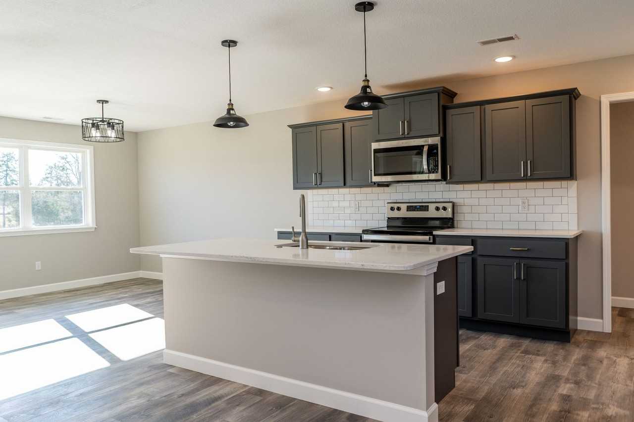 4820 Valley Forge Cir - Photo 3 of 38