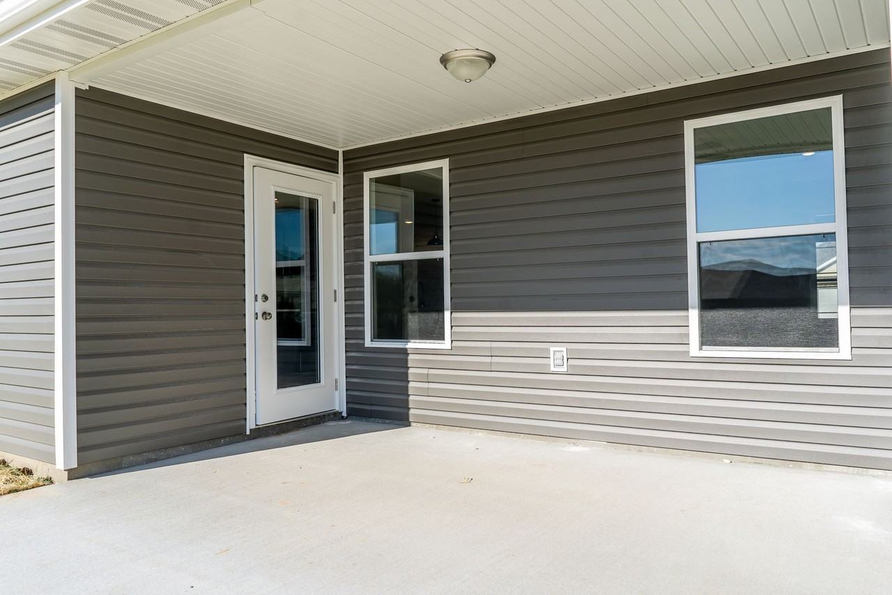 4820 Valley Forge Cir - Photo 2 of 38