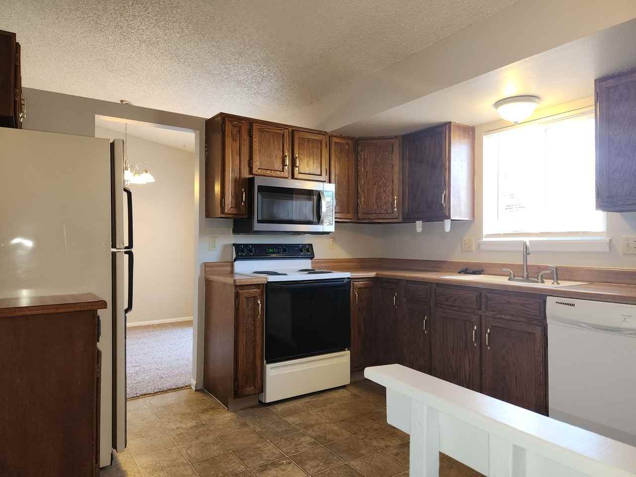 6672 Fredrick Dr - Photo 3 of 18