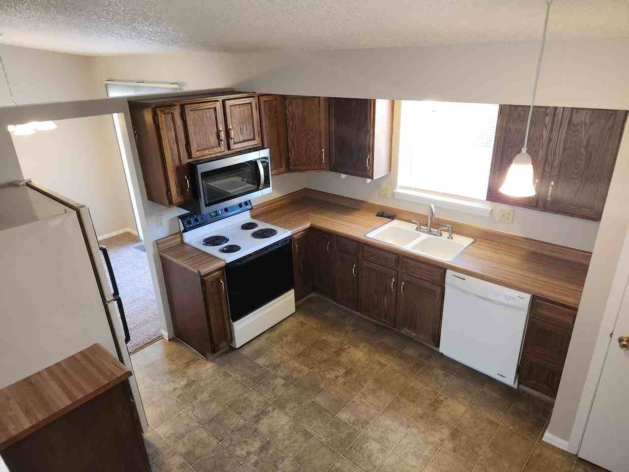 6672 Fredrick Dr - Photo 4 of 18