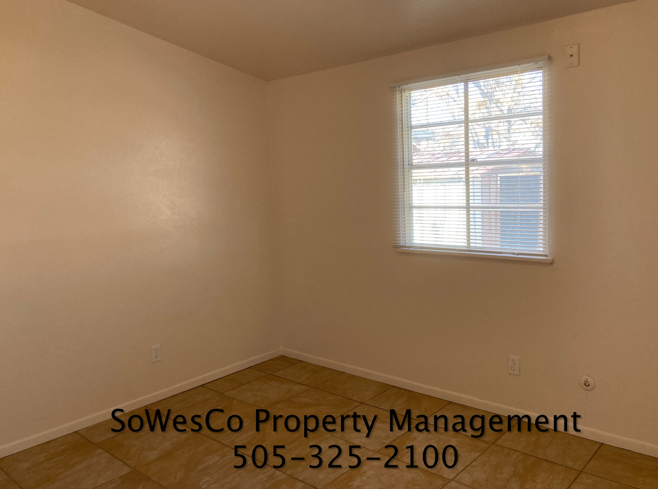 110 W 33rd St - Photo 5 of 11
