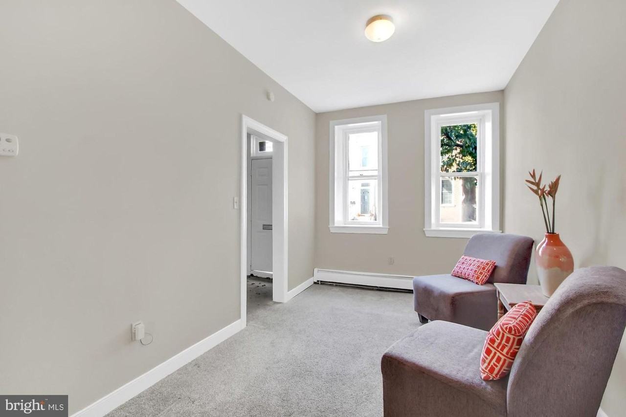 324 W Princess St - Photo 2 of 26