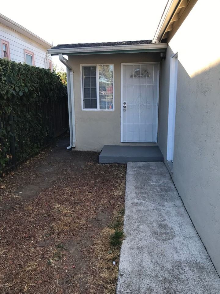 1252 96th Ave - Photo 2 of 14
