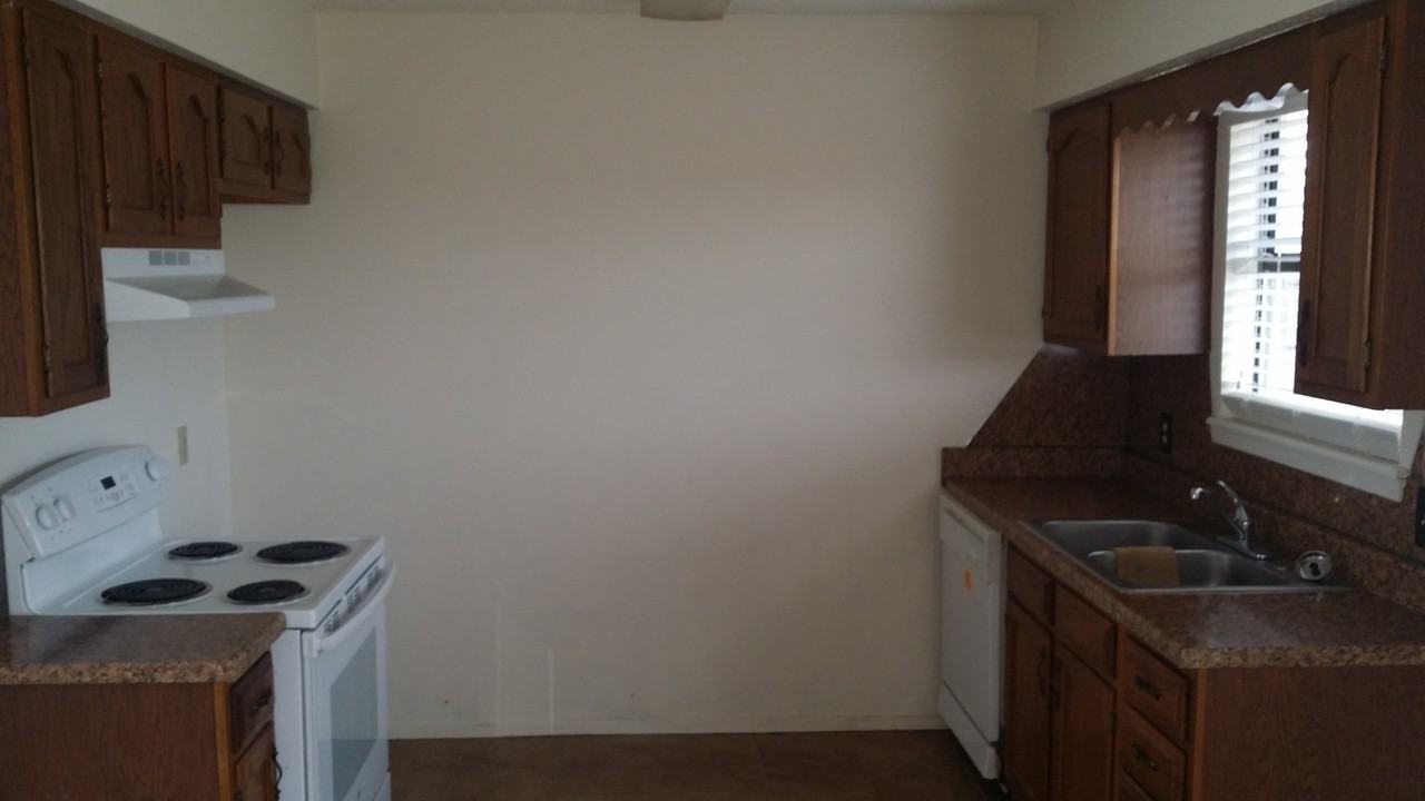 3665 Georgetown Dr - Photo 5 of 10