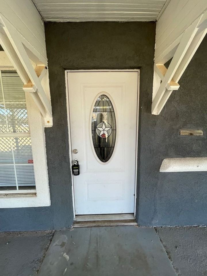 302 Ross Ave - Photo 3 of 21