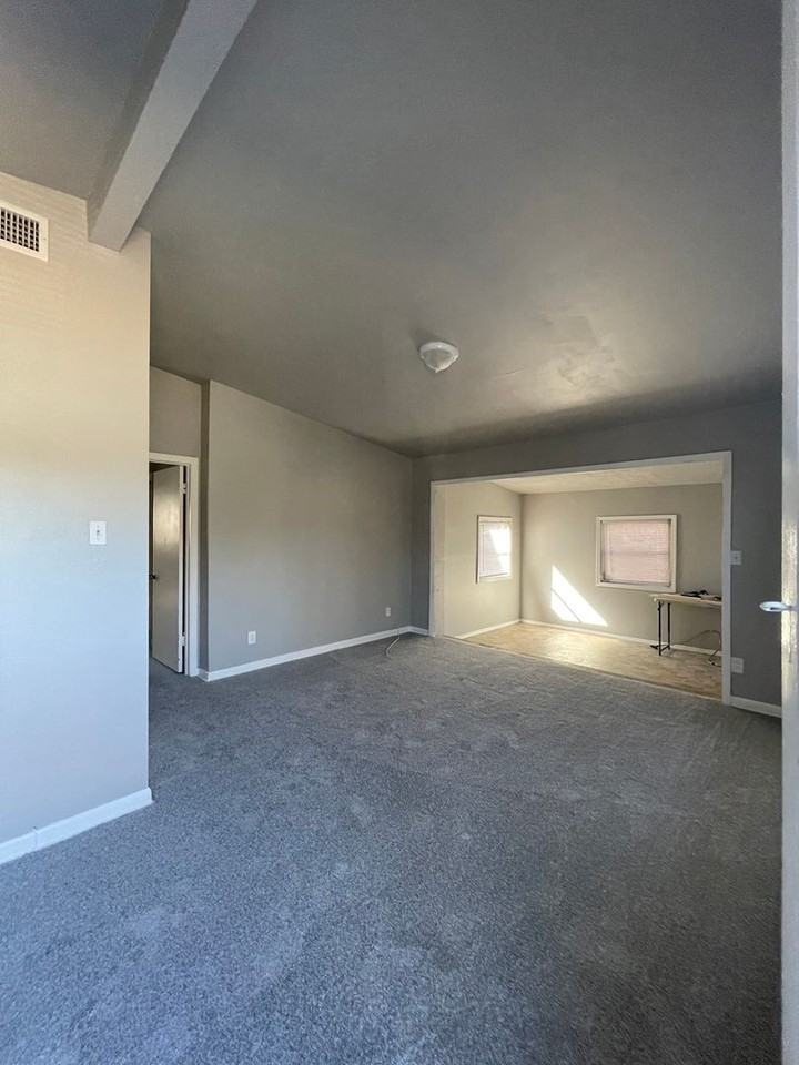 8952 Castle Blvd #1 - Photo 3 of 13