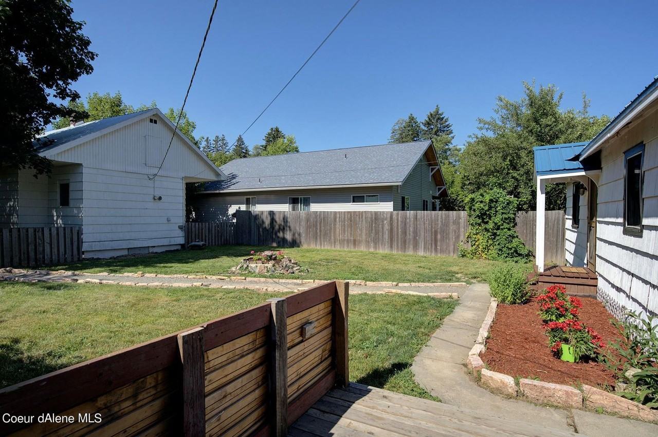 616 Oak St - Photo 4 of 10