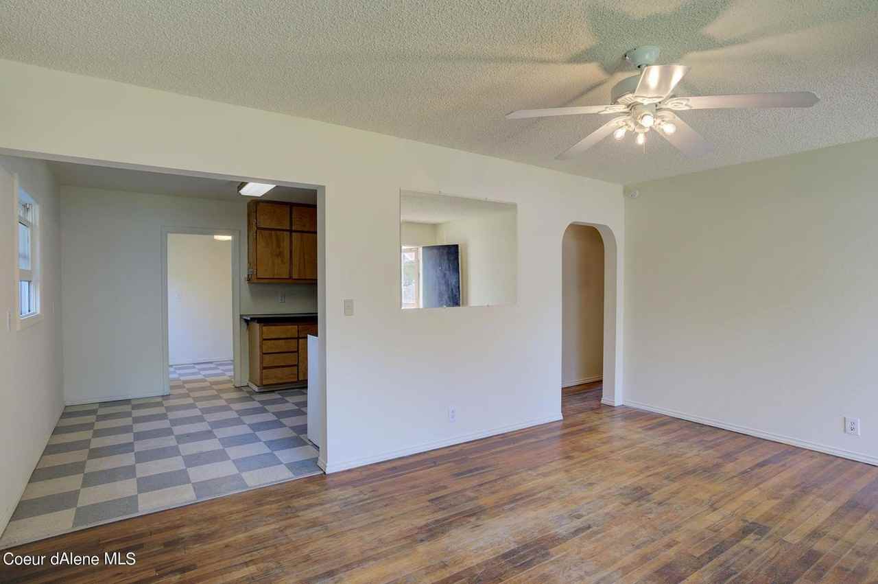 616 Oak St - Photo 6 of 10