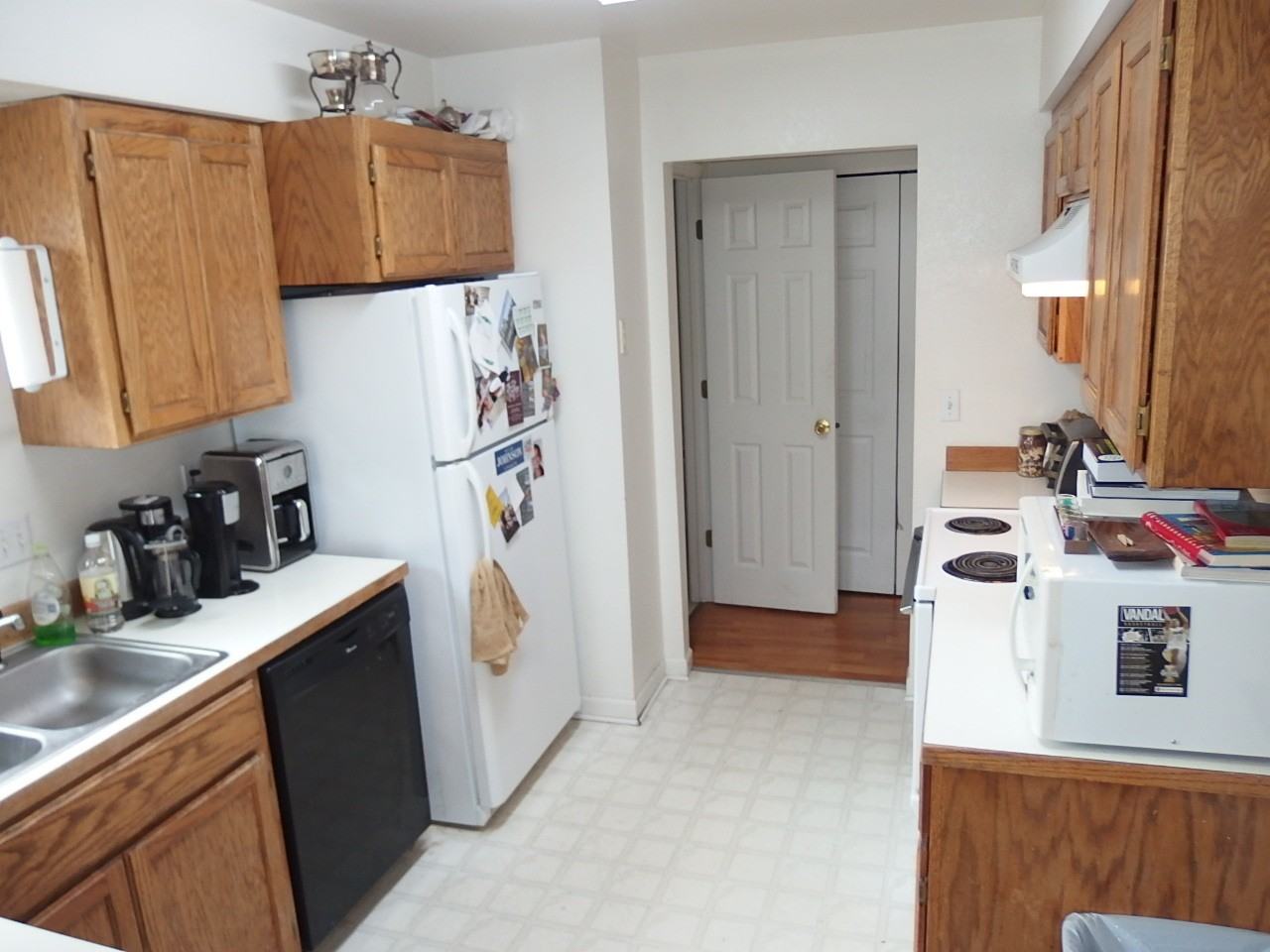 562 Deer Meadow Ct - Photo 4 of 8