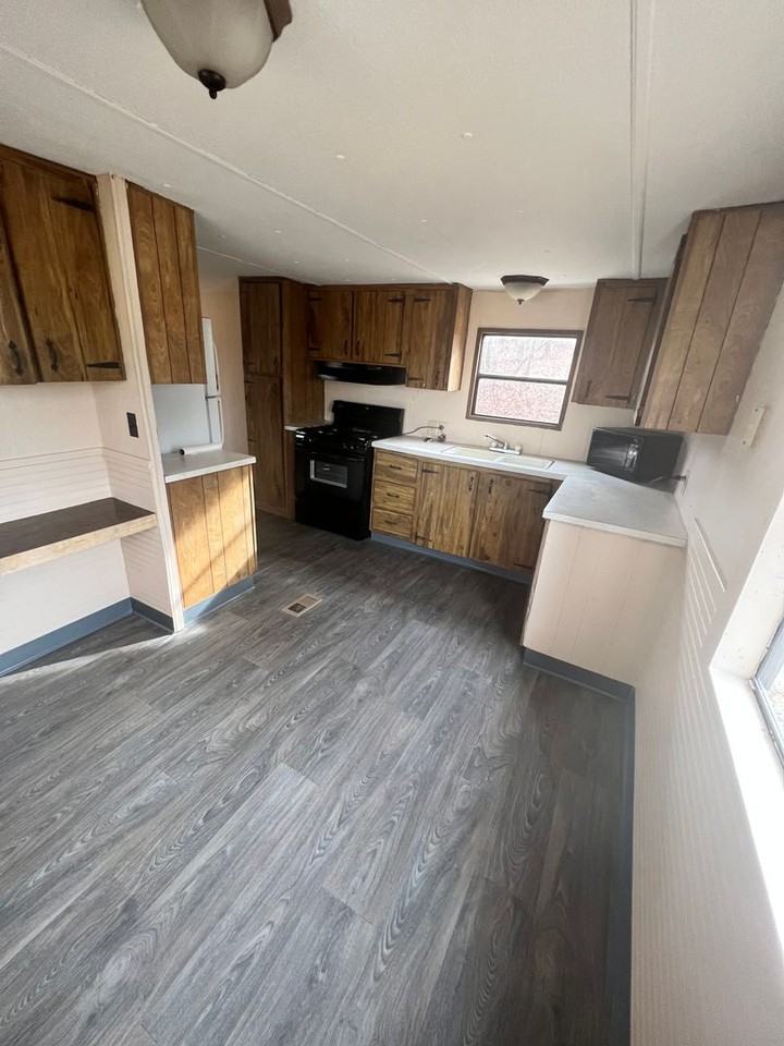 7512 Lentz Rd - Photo 2 of 12