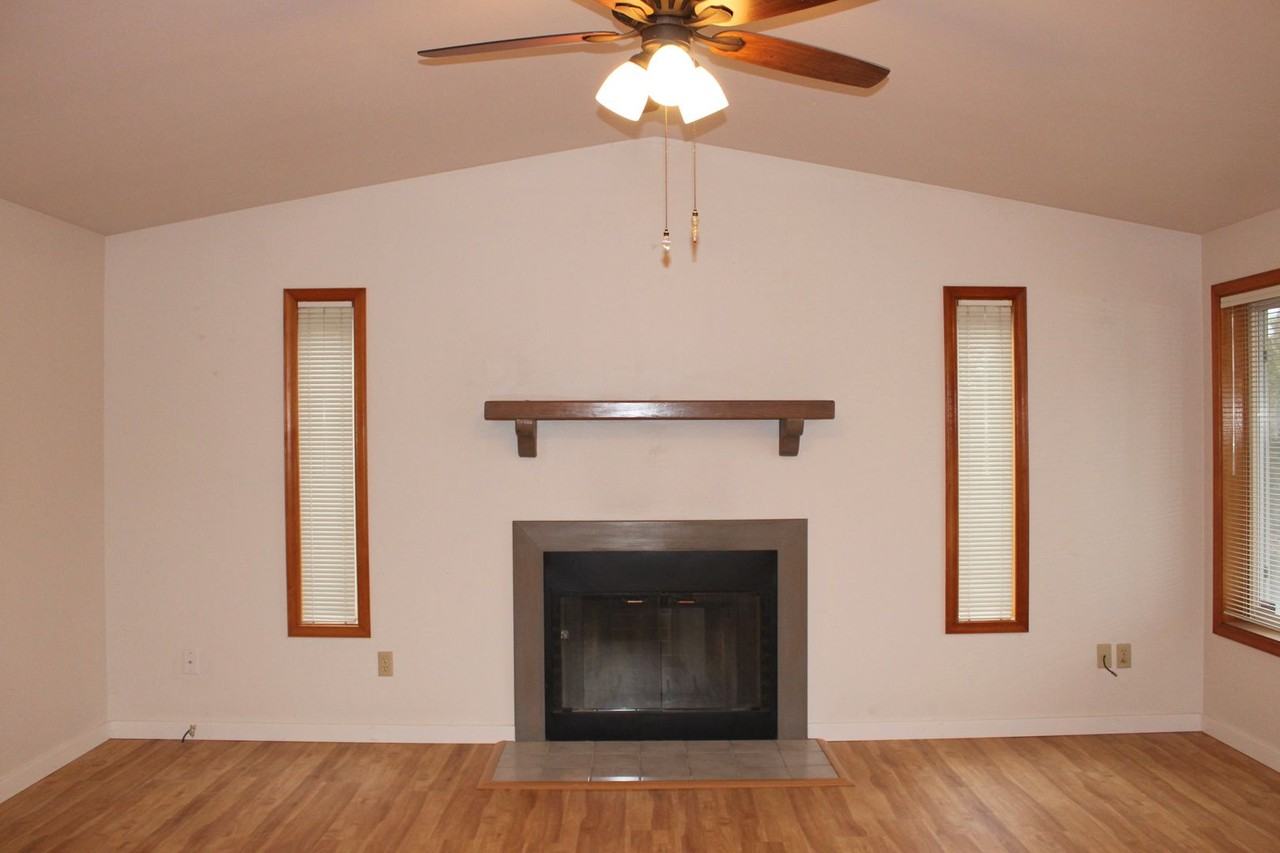 204 N Honeycomb Cir - Photo 2 of 29