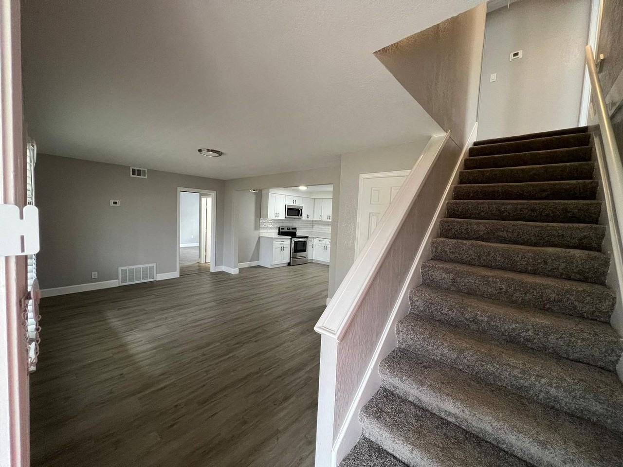 5131 25th St - Photo 3 of 15