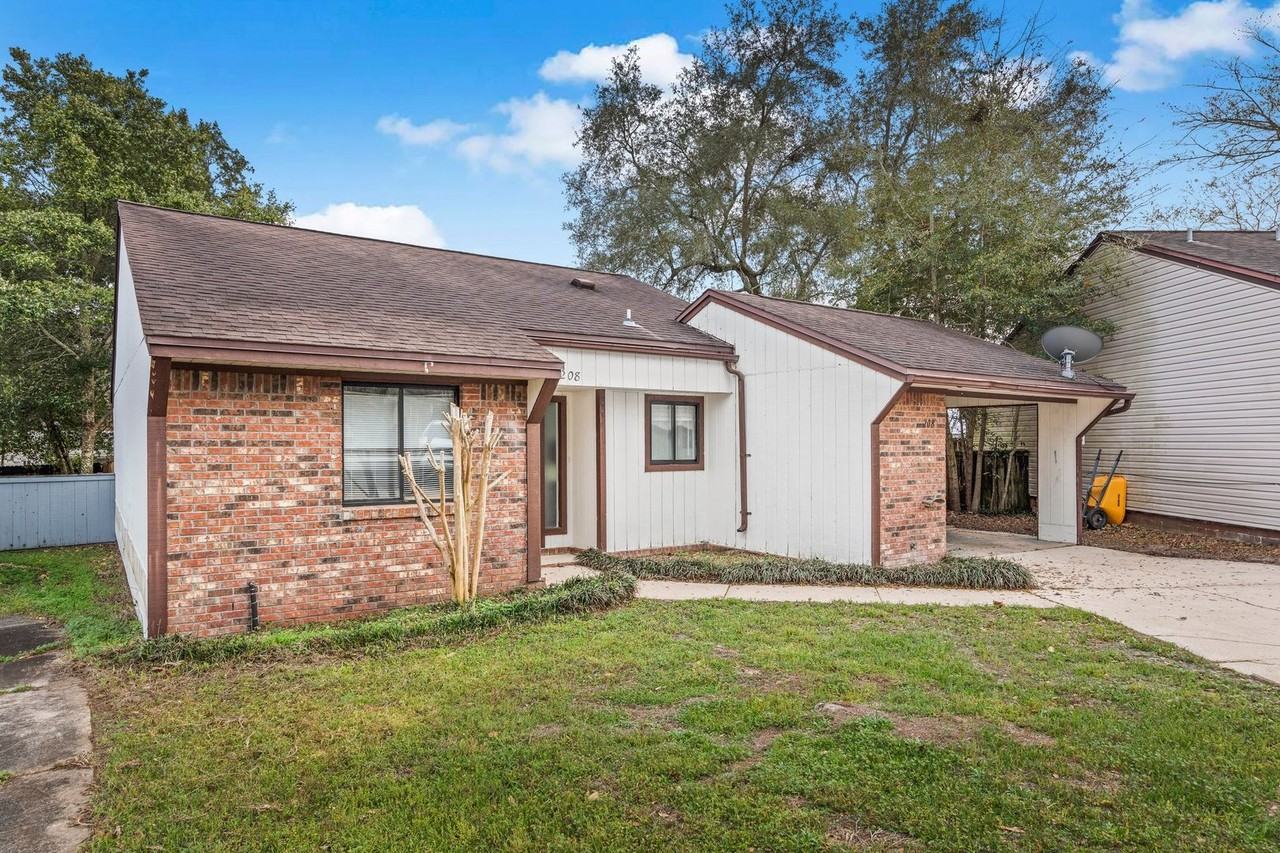 208 Bartonwood Court - Photo 2 of 23