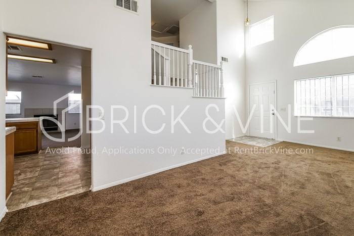 405 E Avenue J #12 - Photo 2 of 19