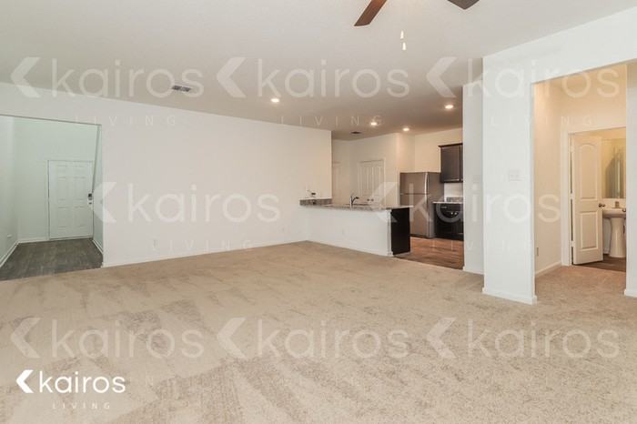 934 Shady Brk - Photo 2 of 17