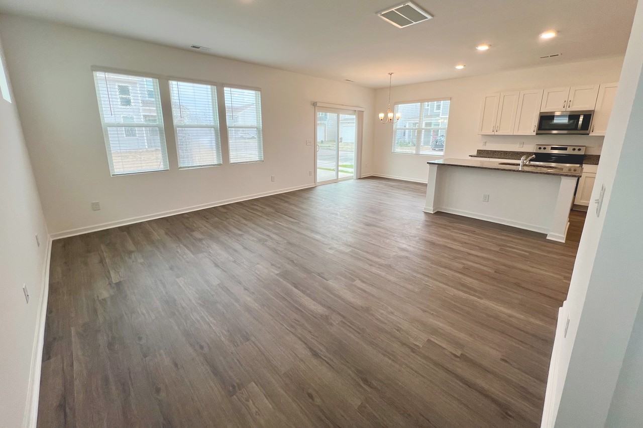 1649 Stanley St #1 - Photo 2 of 9