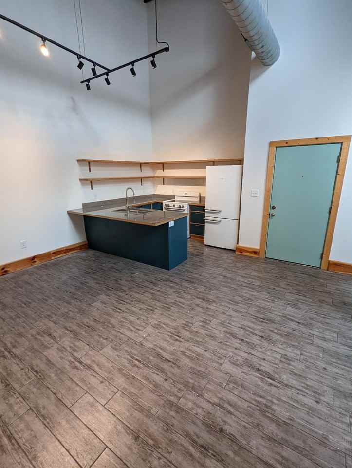 116 E Market St #203 - Photo 6 of 27