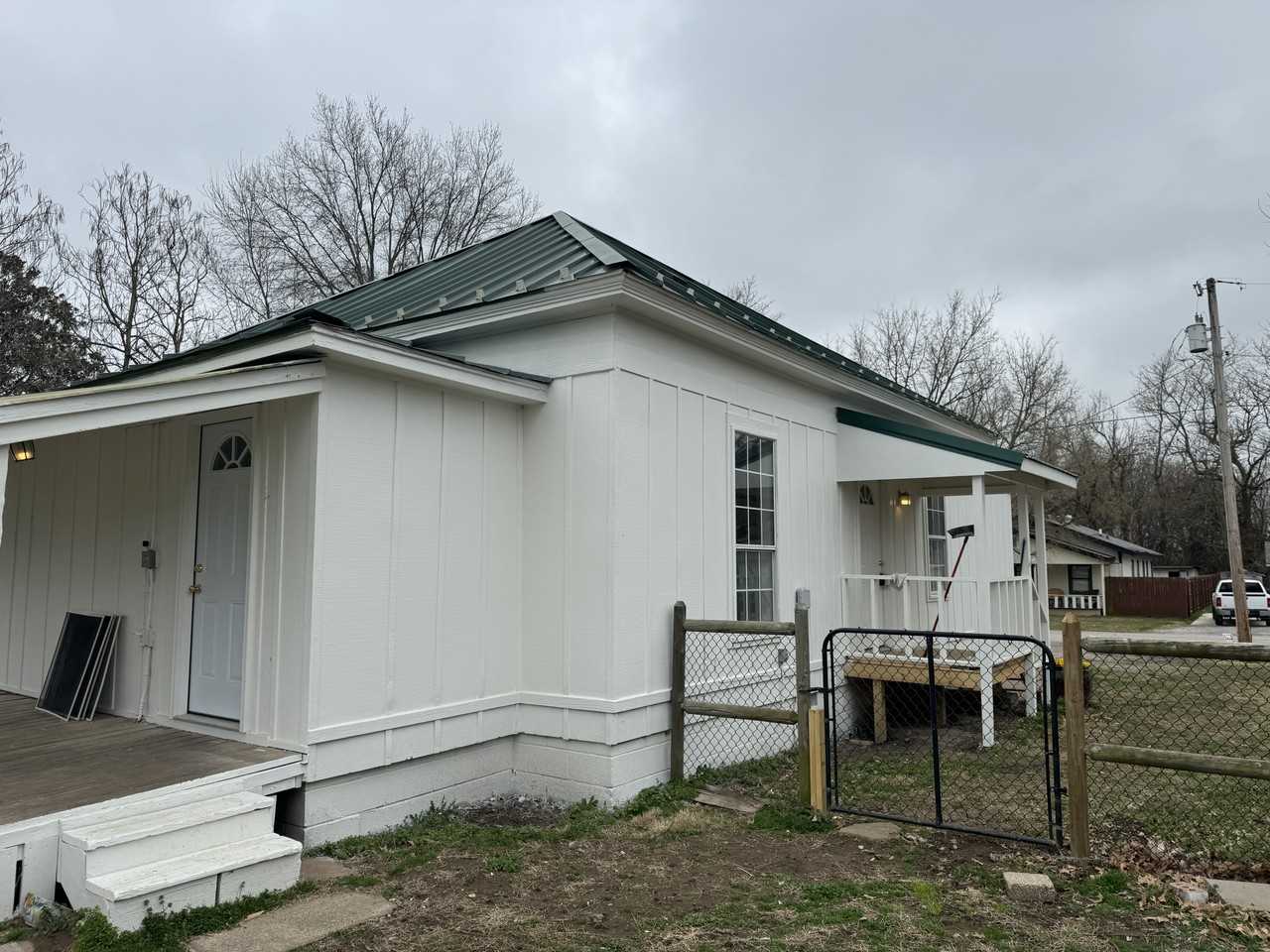 722 W Spring St #NA - Photo 2 of 20