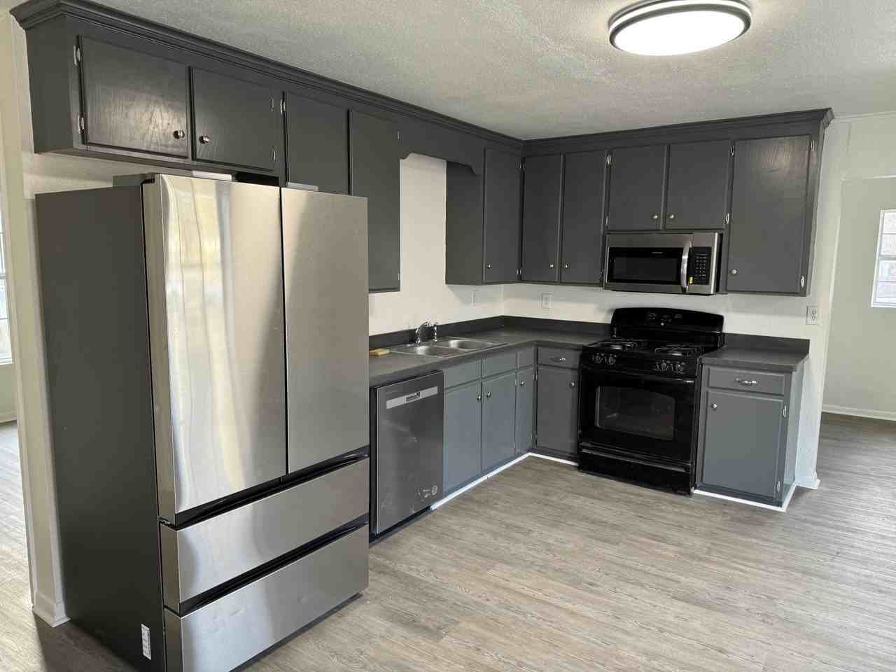 722 W Spring St #NA - Photo 3 of 20