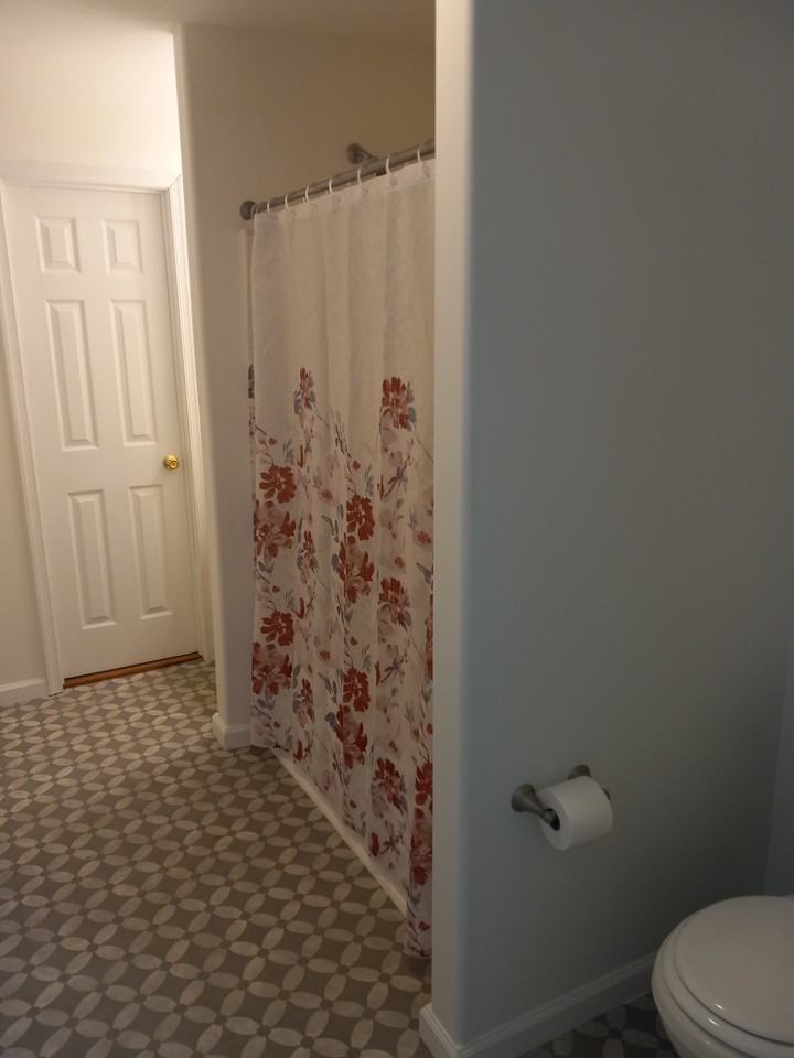 140 N Church St #B - Photo 3 of 8