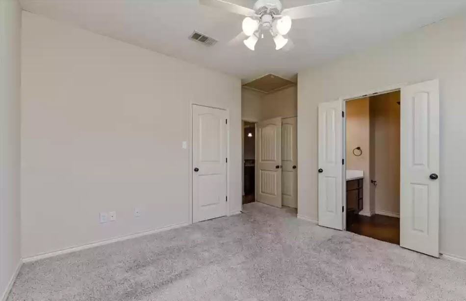 2912 Old Ironsides Dr - Photo 5 of 15