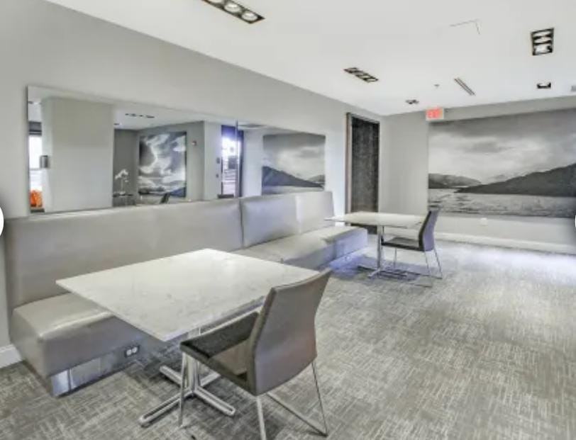 98 Christopher Columbus Dr #2-1