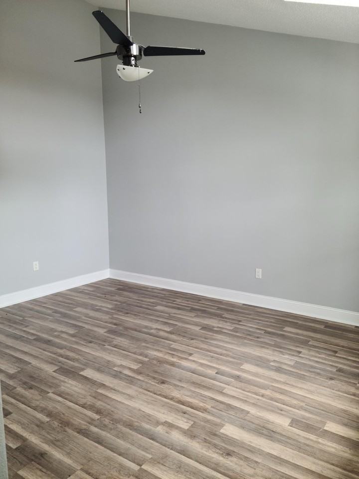 2513 Pasadena Ave #302 - Photo 2 of 7