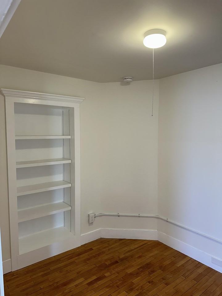 525 Washington Ave #525-2 - Photo 3 of 12