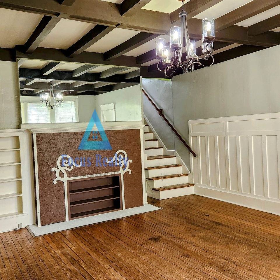 460 Hudson Ave #460 - Photo 2 of 21