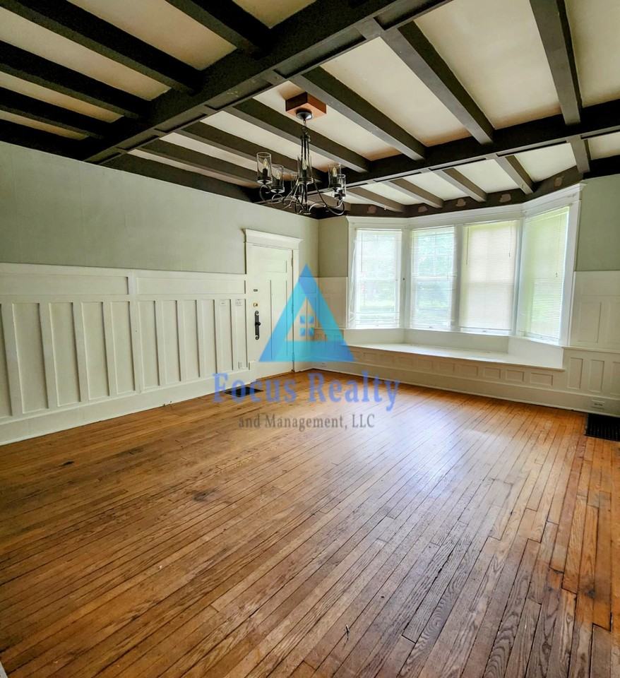 460 Hudson Ave #460 - Photo 6 of 21