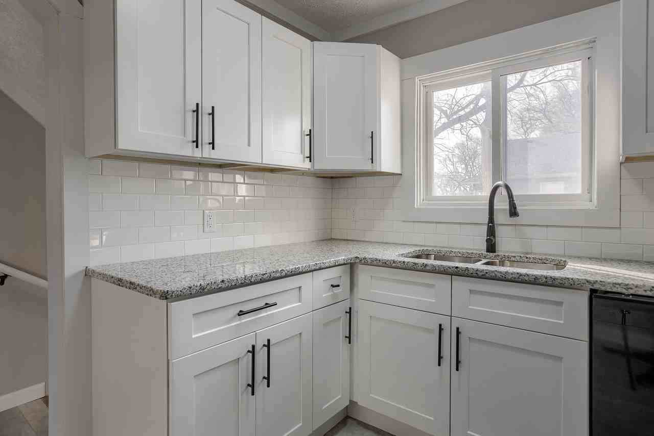 4922 N 35th St #1 - Photo 3 of 25