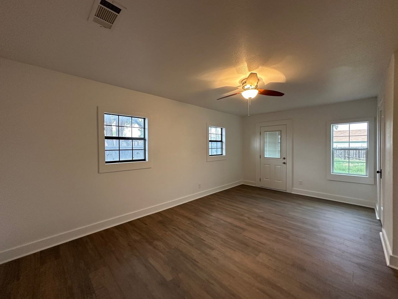 1900 College Ave #1 - Photo 7 of 8