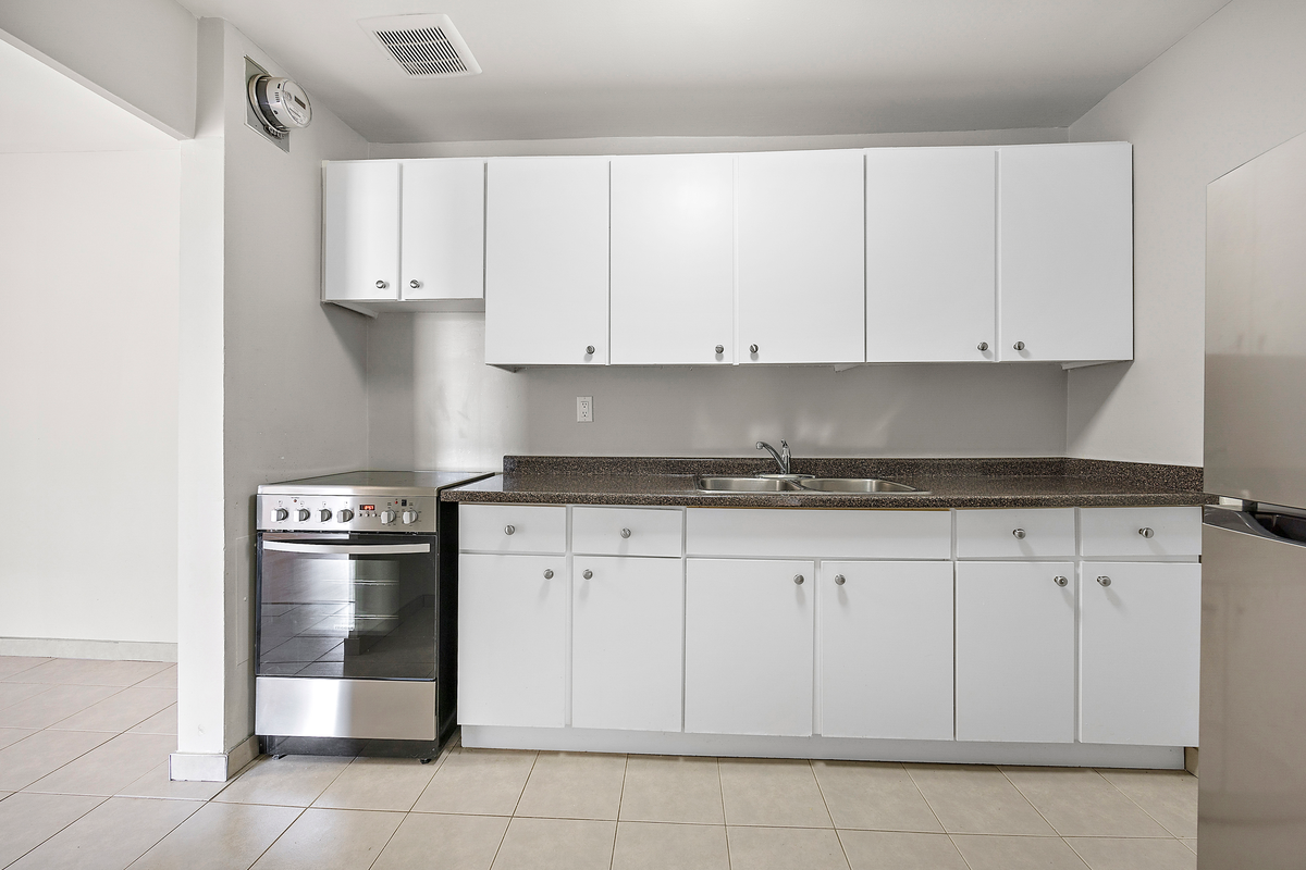 725745 Wonderland Road South Apartments in Westmount, London, ON N6K