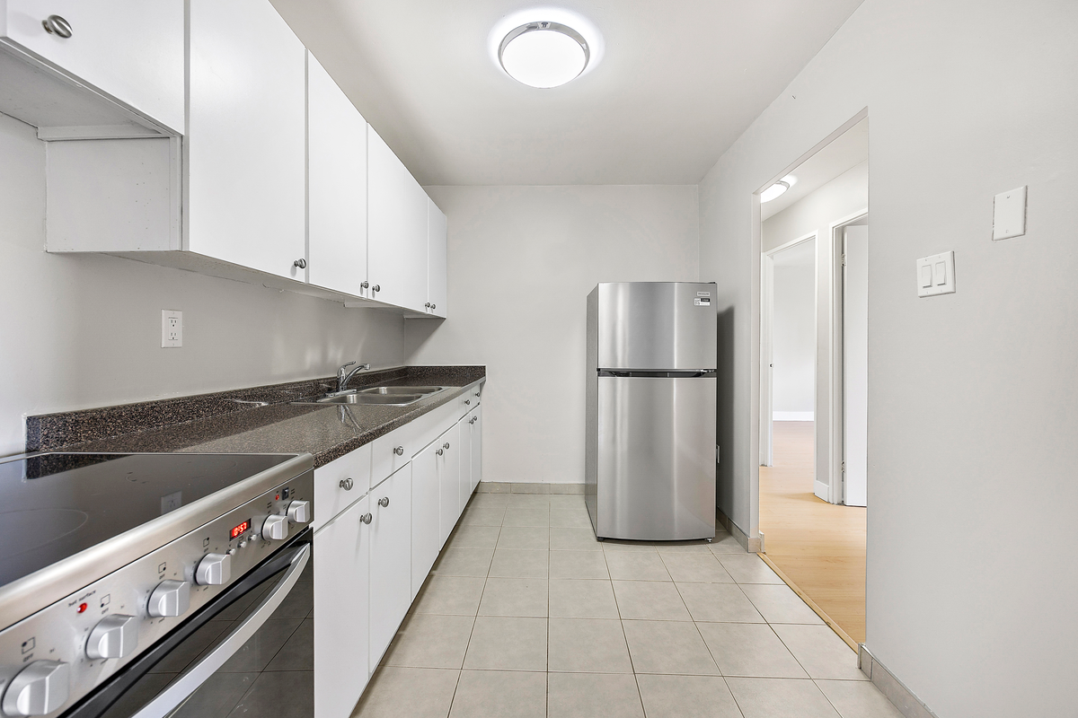 725745 Wonderland Road South Apartments in Westmount, London, ON N6K