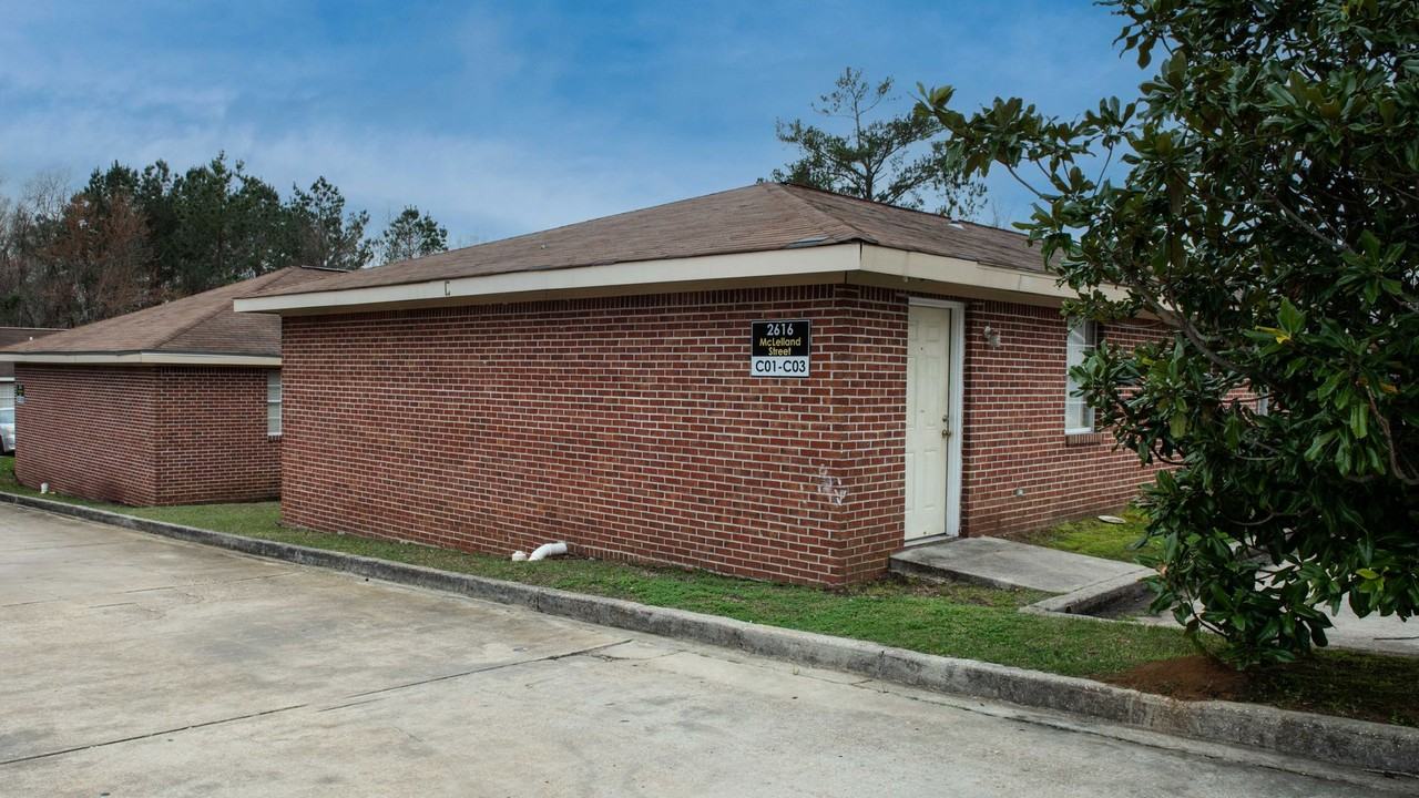 2603 Mclelland Street #3 - Photo 3 of 16