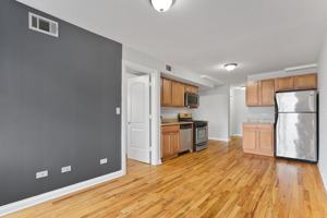 featured image of 7616 N Marshfield Ave