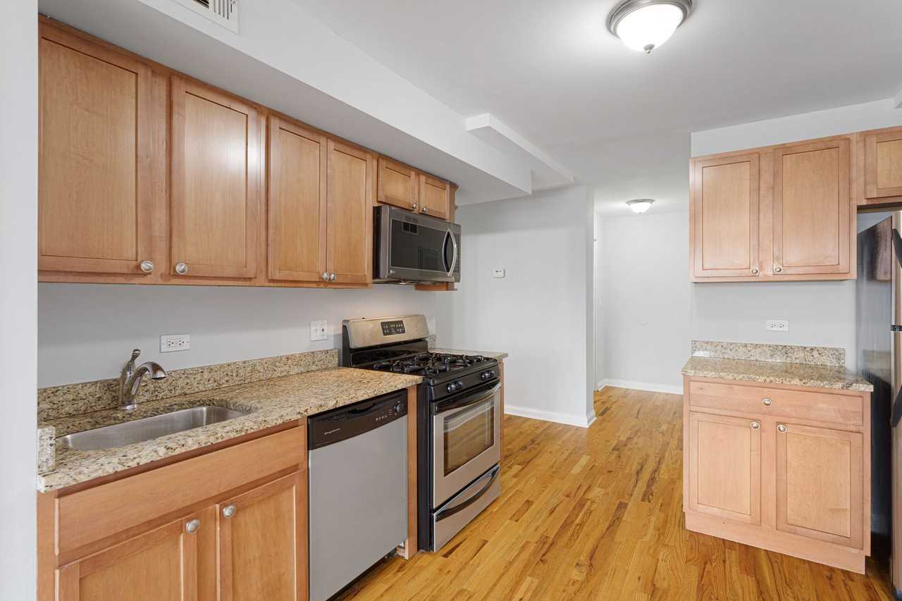 The Marshfield at Howard Street - Photo 2 of 16