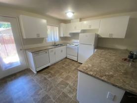 Exceptional 2 bed 1 bath apartment home located in a quiet, comfortable and friendly community. - Photo 1 of 1