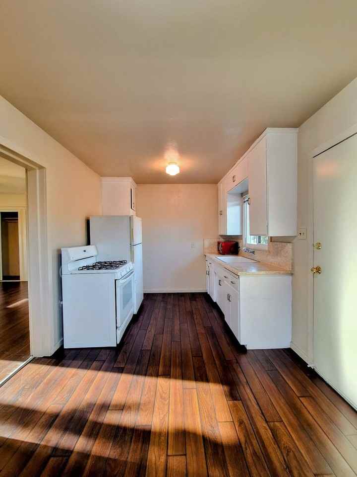 N2ndSt60 - Photo 2 of 23