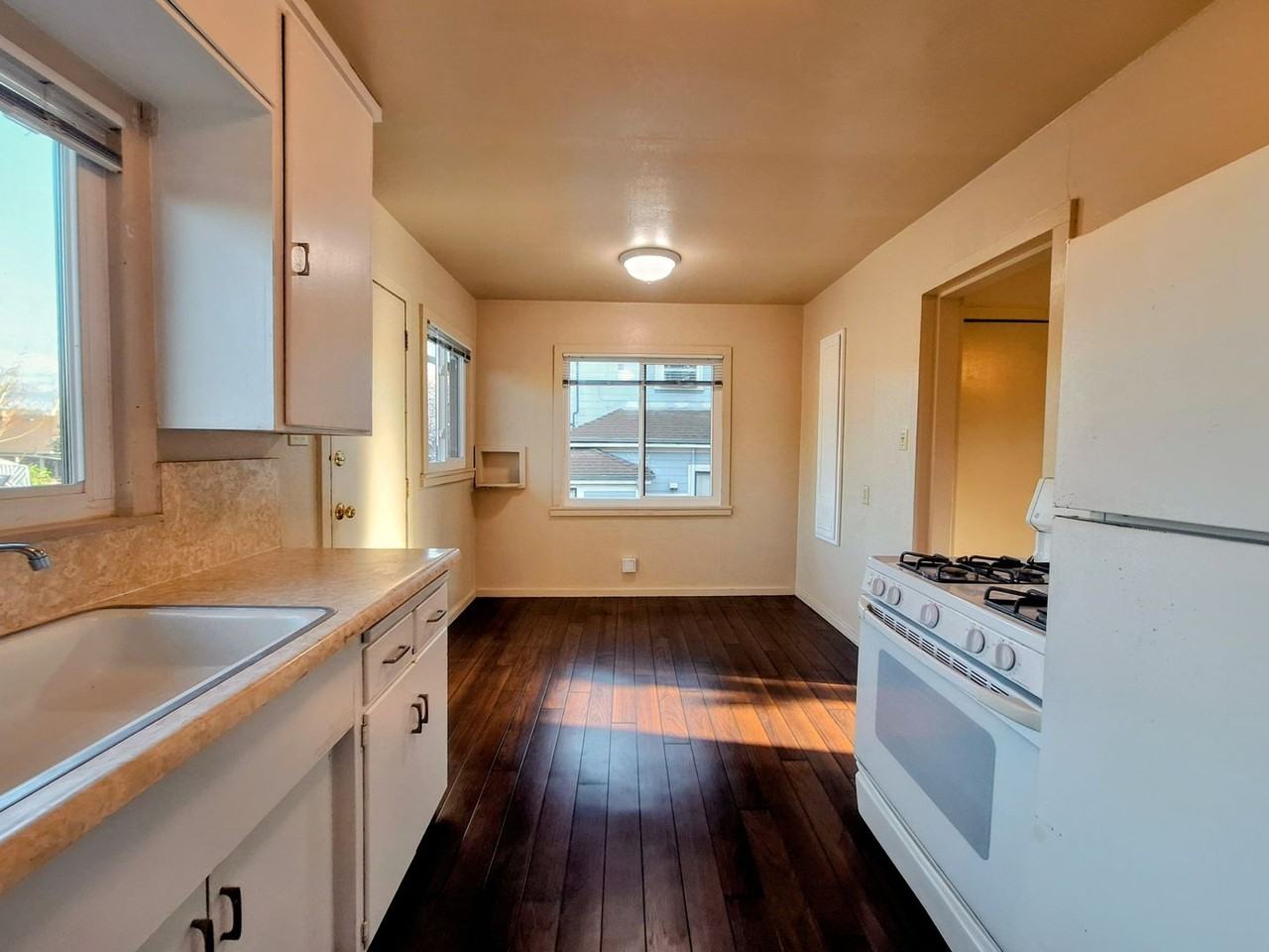 N2ndSt60 - Photo 3 of 23