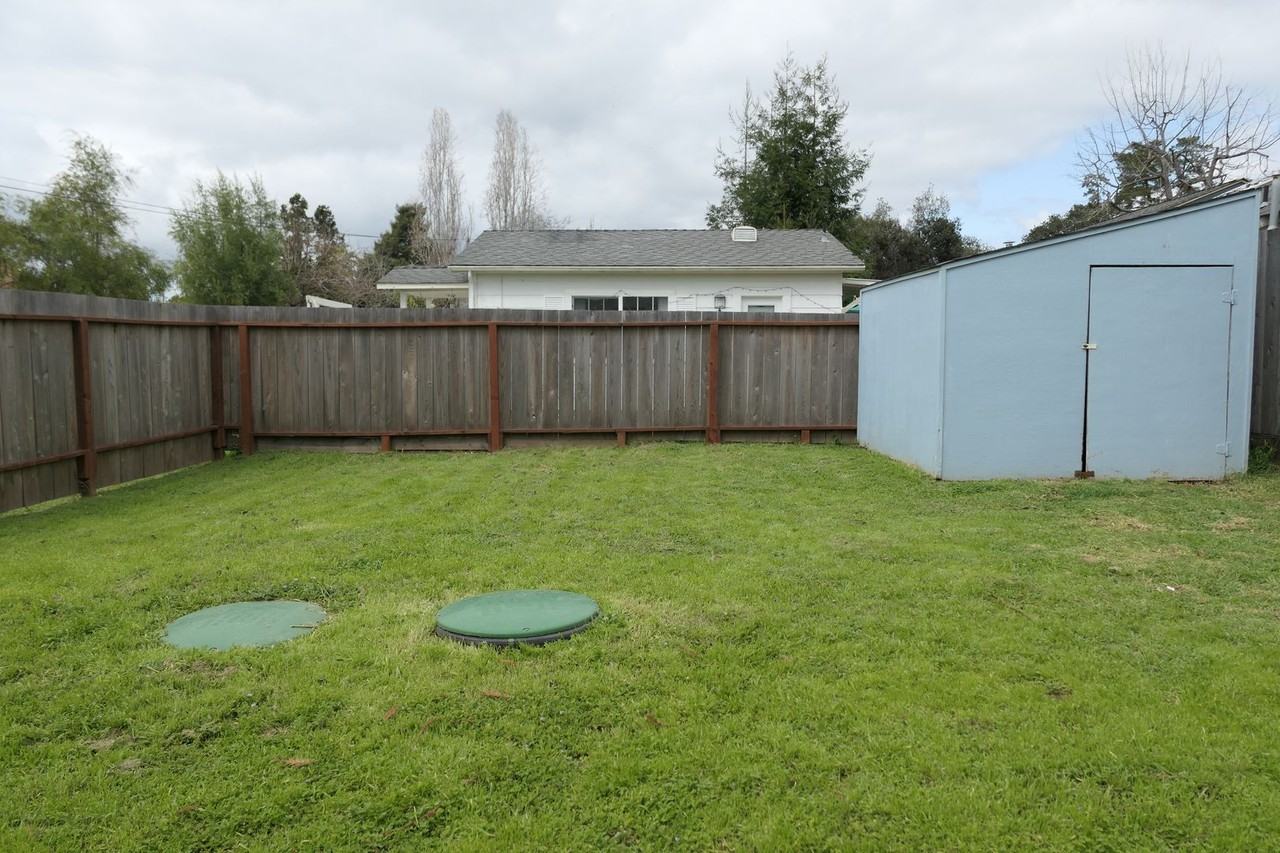 15 E Phillips Rd - Photo 2 of 11