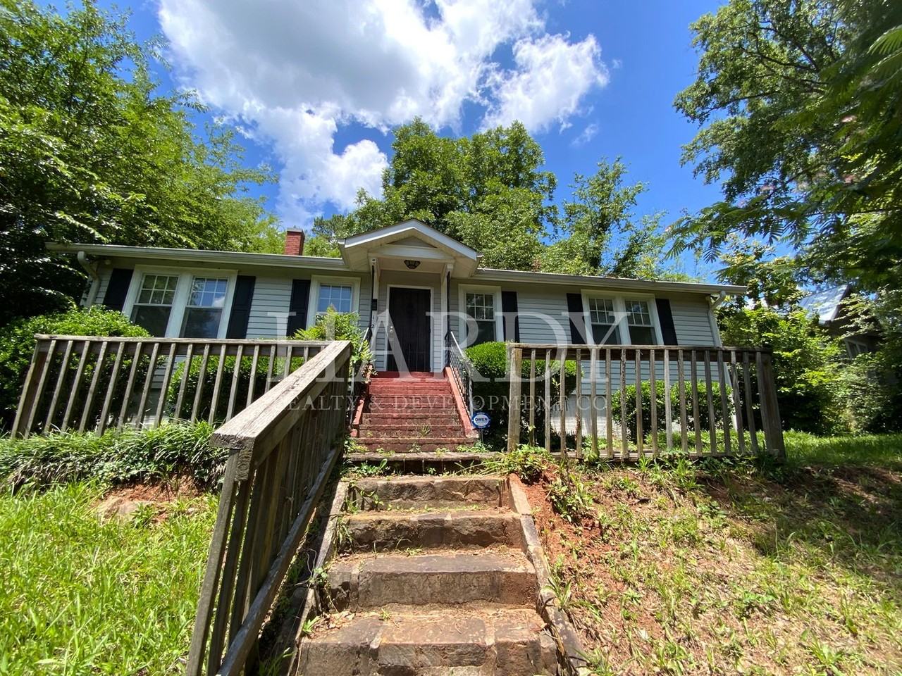 Byram Oaks Properties - Photo 2 of 11