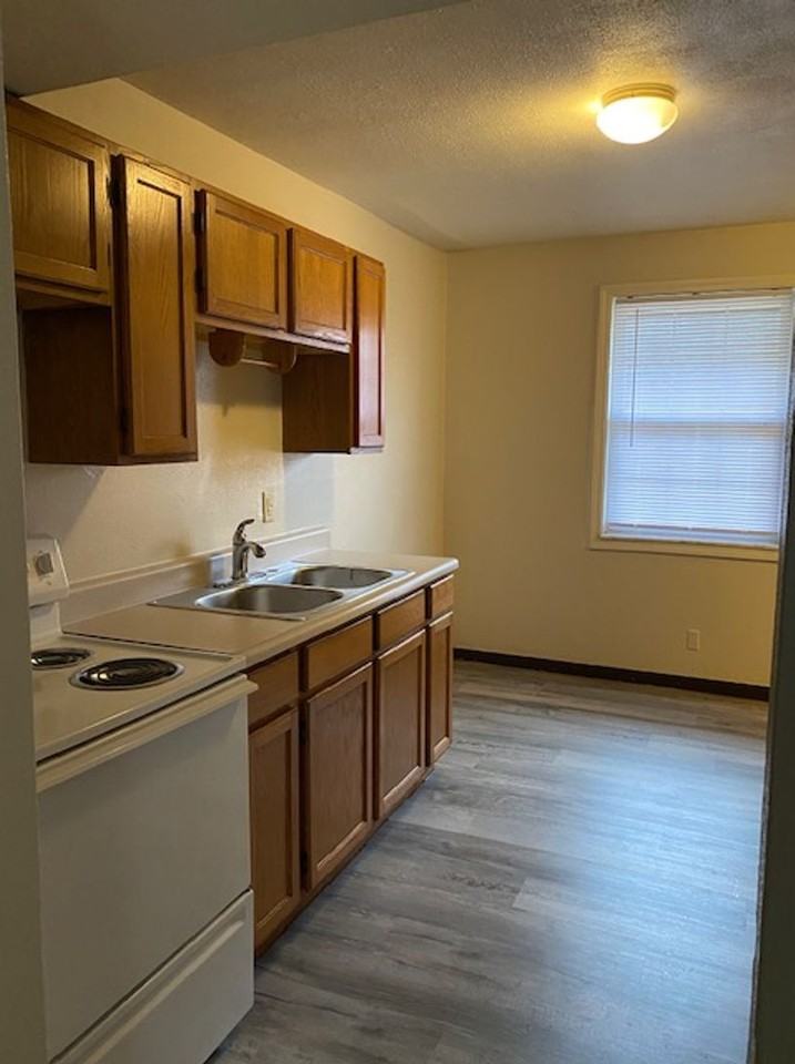 1114 Cherokee St #B - Photo 3 of 8