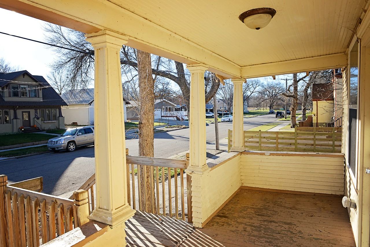 814 2nd Avenue Northwest - Photo 2 of 12