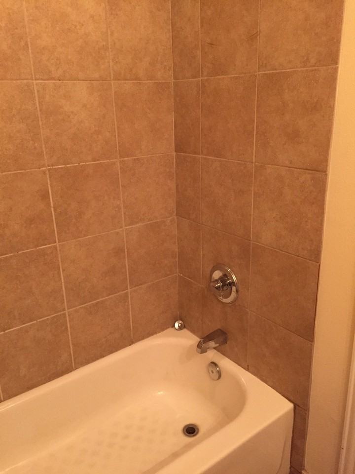 1006 Jameson St - Photo 7 of 10
