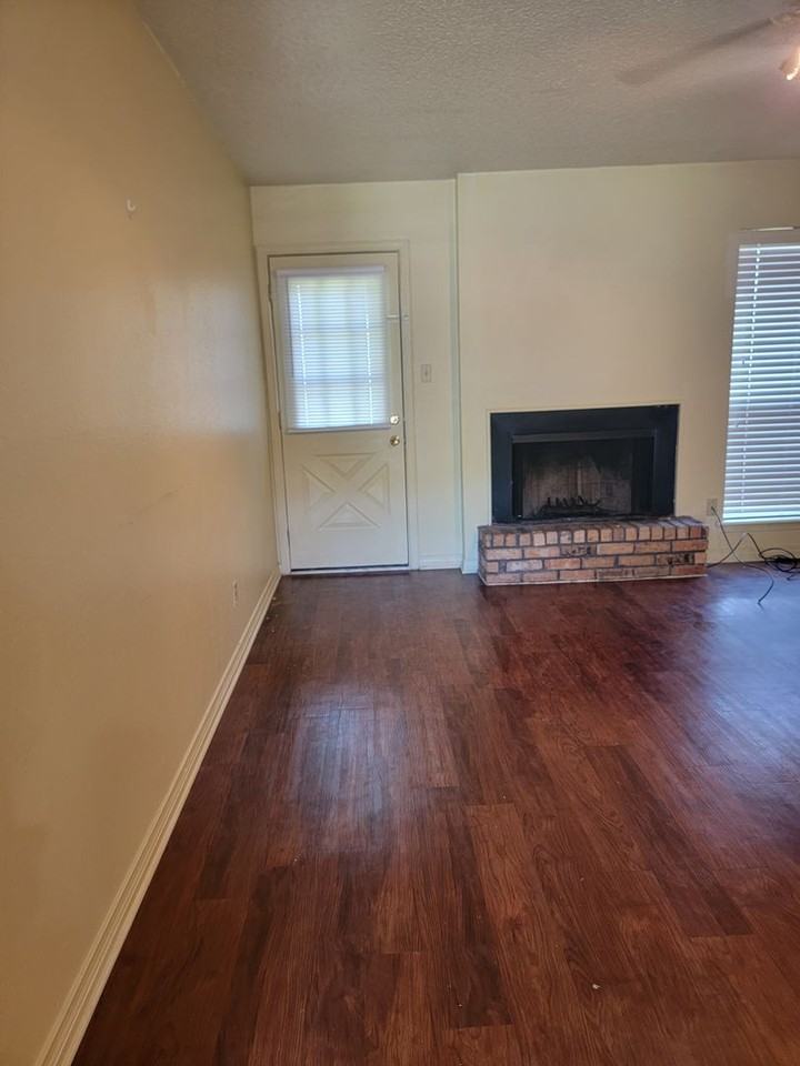 3156c - Photo 2 of 6