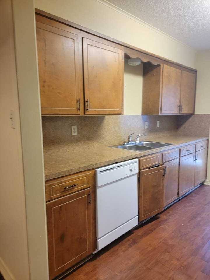 3156c - Photo 3 of 6